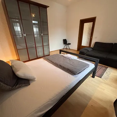 Nahe Frankfurt Am Main Mit Parkplaetzen Pkw Oder Rödermark