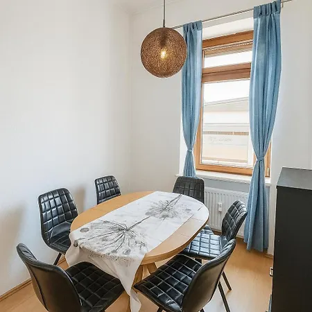 Nahe Frankfurt Am Main Mit Parkplaetzen Pkw Oder Lejlighed Rödermark