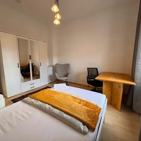 Nahe Frankfurt Am Main Mit Parkplaetzen Pkw Oder Lejlighed Rödermark