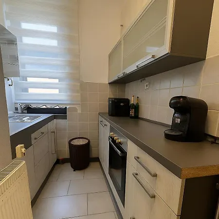 Nahe Frankfurt Am Main Mit Parkplaetzen Pkw Oder Lejlighed Rödermark