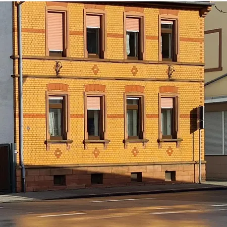 Nahe Frankfurt Am Main Mit Parkplaetzen Pkw Oder * Rödermark