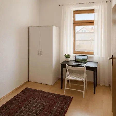 Nahe Frankfurt Am Main Mit Parkplaetzen Pkw Oder Rödermark