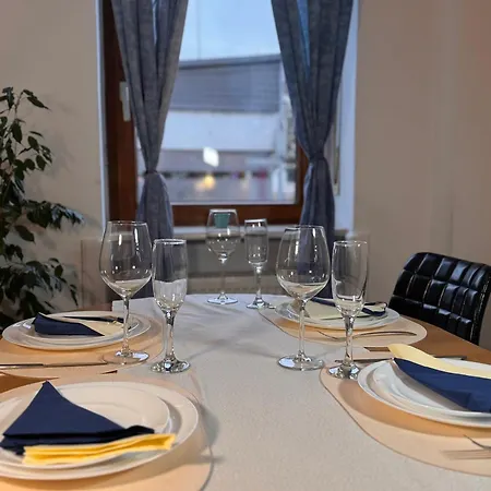 Nahe Frankfurt Am Main Mit Parkplaetzen Pkw Oder Apartamento *