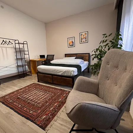 Nahe Frankfurt Am Main Mit Parkplaetzen Pkw Oder Apartamento