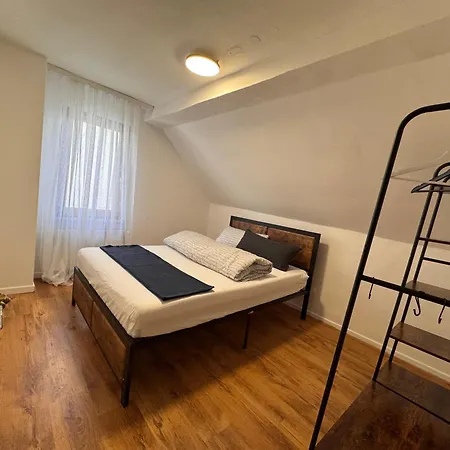 Nahe Frankfurt Am Main Mit Parkplaetzen Pkw Oder Rödermark