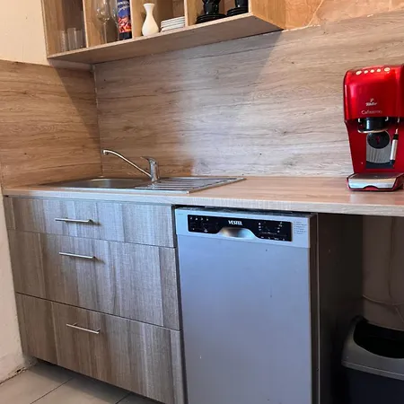 Nahe Frankfurt Am Main Mit Parkplaetzen Pkw Oder Lejlighed Rödermark