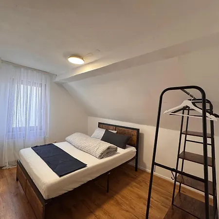 Nahe Frankfurt Am Main Mit Parkplaetzen Pkw Oder Roedermark