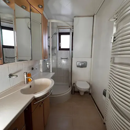 Nahe Frankfurt Am Main Mit Parkplaetzen Pkw Oder *