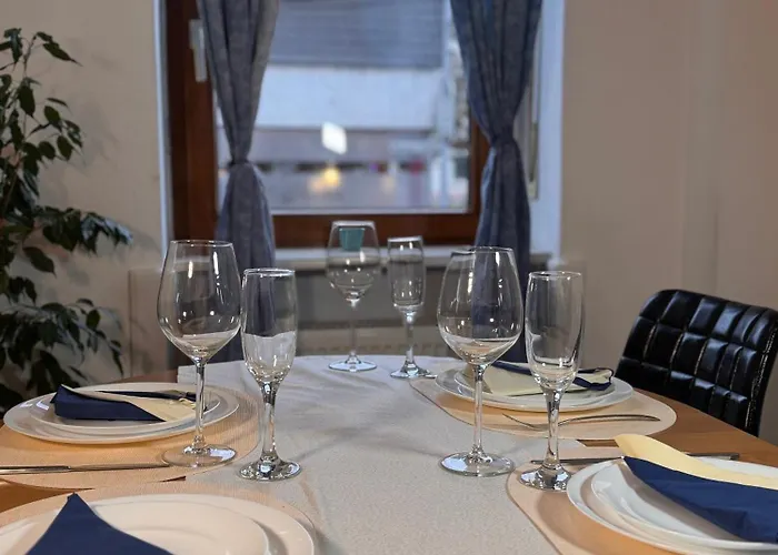 Nahe Frankfurt Am Main Mit Parkplaetzen Pkw Oder דירה *